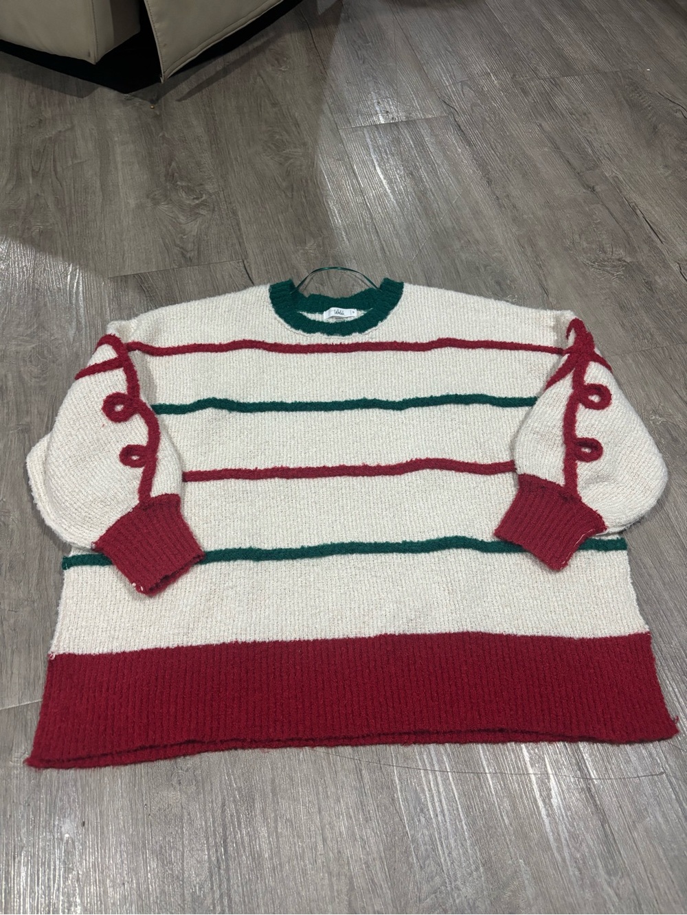 Talulah Warm Wishes Sweater OVERSIZED KNIT BOW DETAILED SWEATER IVORY RED GREEN - Picture 2 of 5